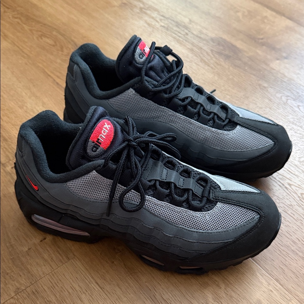Black Nike Air Max